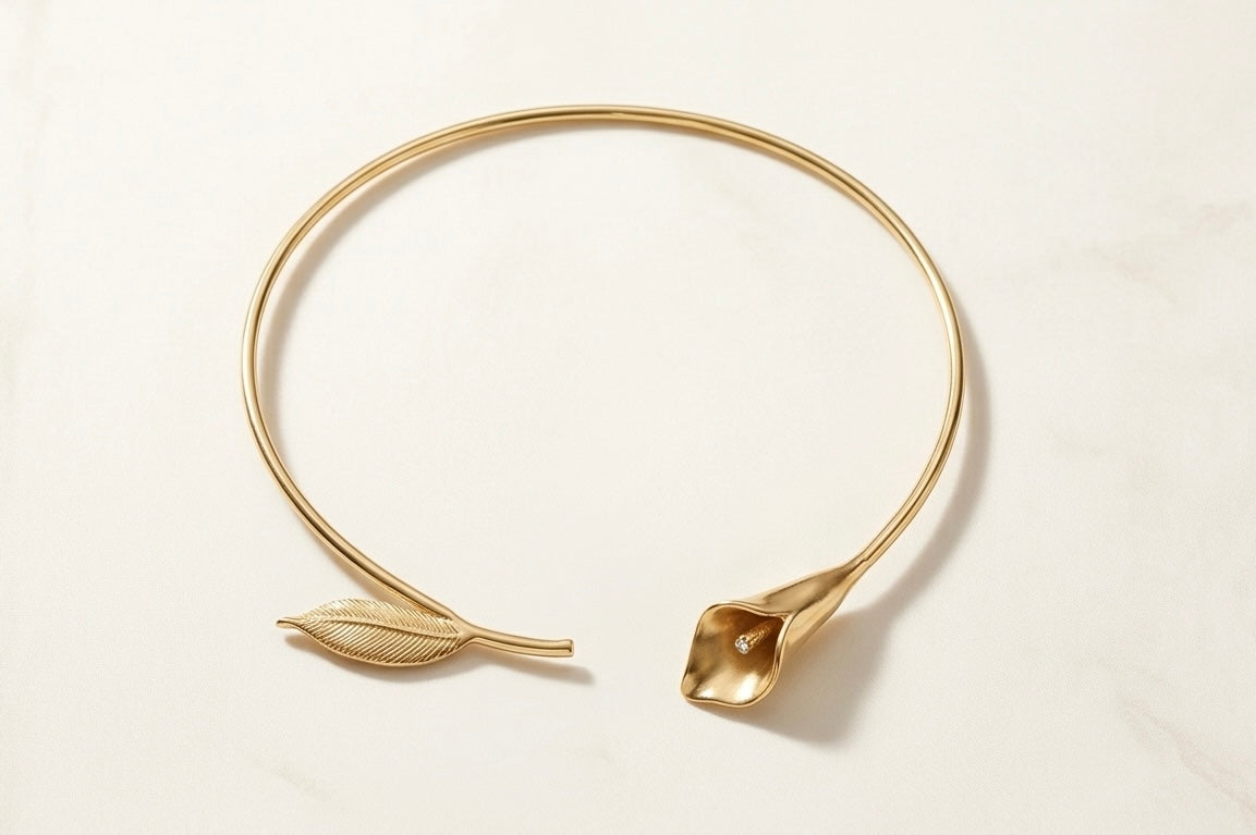 Minimal Leaf & Calla Lily
Gold Open Choker Necklace Set