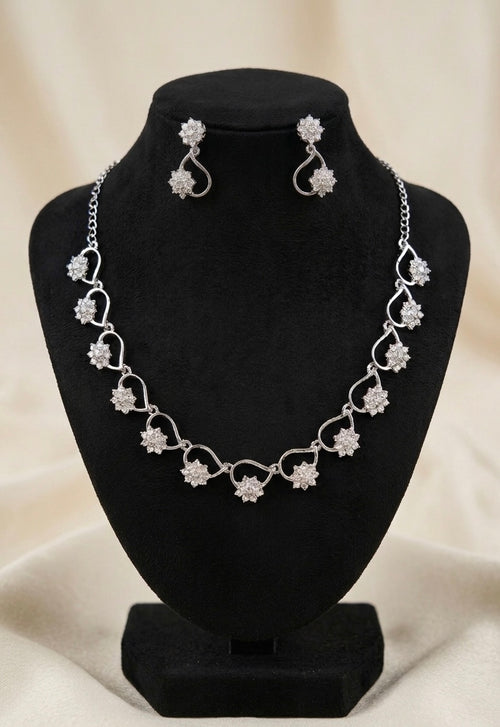 Amora Heart Bloom Necklace Set