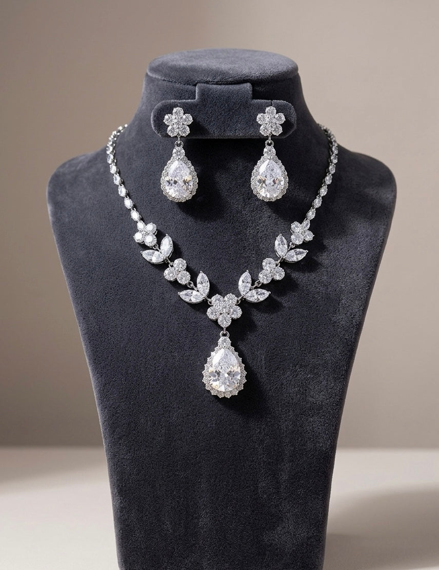 The Frost Radiance Necklace Set