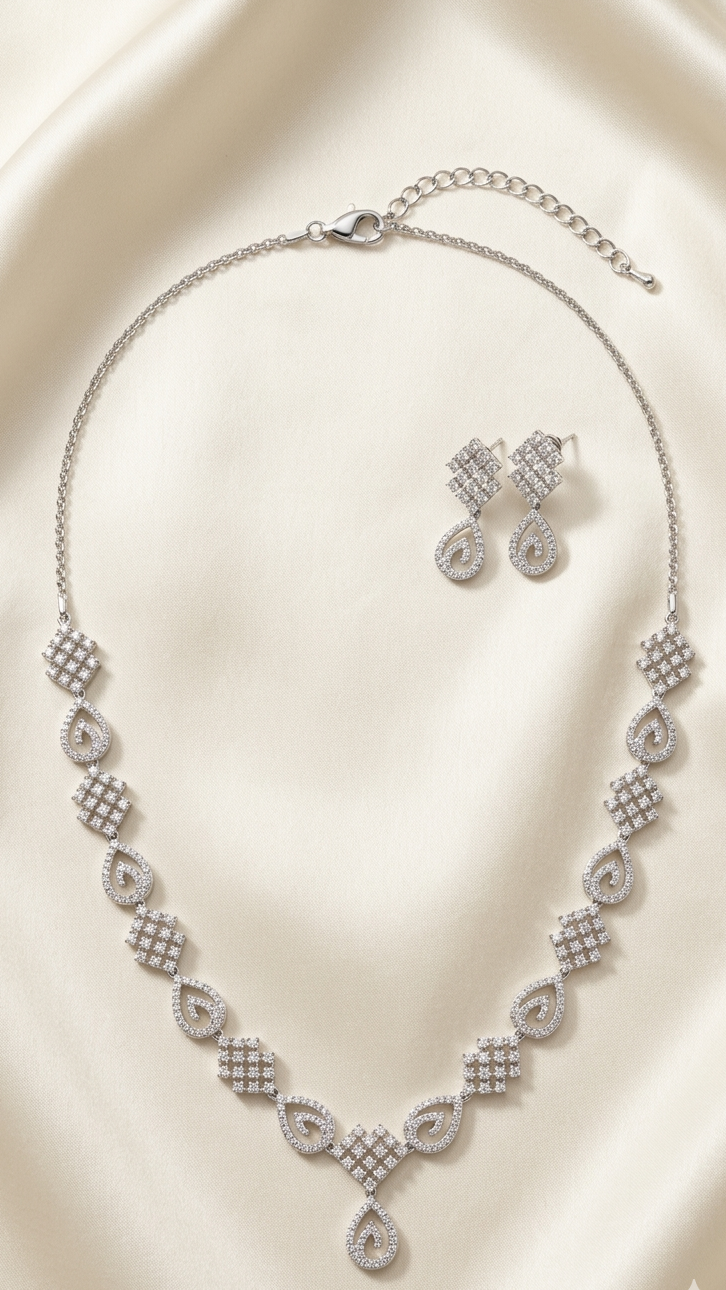 Veloura Spark Silver Necklace Set